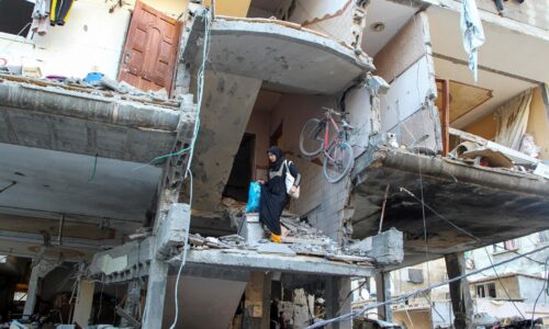 Rozsiahly útok na Rafah nepovedie k porážke Hamasu, uviedol Biely dom. V oblasti už zúria boje