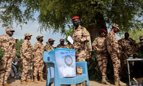 Opozičný líder Masra sa vyhlásil víťazom prezidenských volieb v Čade. Vyzval podporovateľov na “obranu”