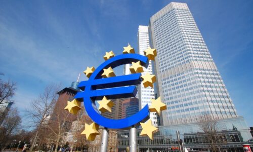 Európska centrálna banka tlačí na Reiffeisen a UniCredit, aby odišli z Ruska