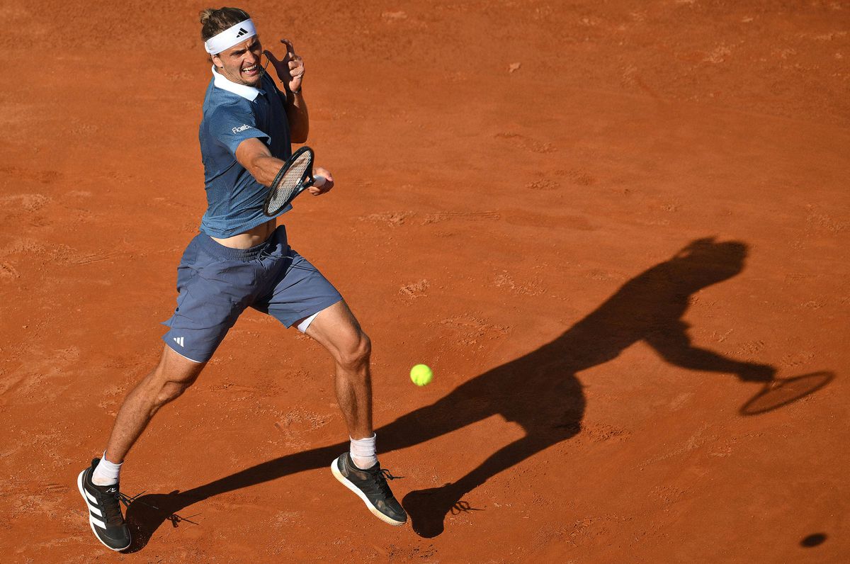 ATP Rím: Zverev sa prebojoval do štvrťfinále, ďalej pokračuje aj Poliak Hurkacz