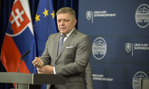 Eurovoľby by vyhralo Progresívne Slovensko, ale karty môže zamiešať prípadné vystúpenie premiéra Fica
