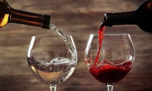 Ako výrobcovia vín vytvárajú u ľudí závislosť na ich produktoch