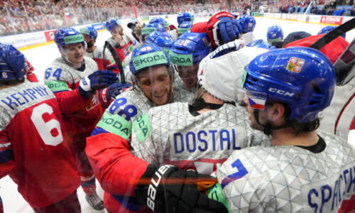 Prvé MS v hokeji pre Zachu a hneď víťazný gól vo štvrťfinále, Pastrňák vyzdvihol aj neskutočný výkon brankára (video+foto)