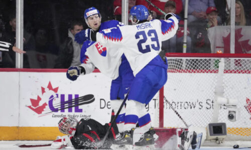 NHL bude mať ďalšieho slovenského hráča, útočník Mišiak podpísal nováčikovský kontrakt s Chicagom Blackhawks