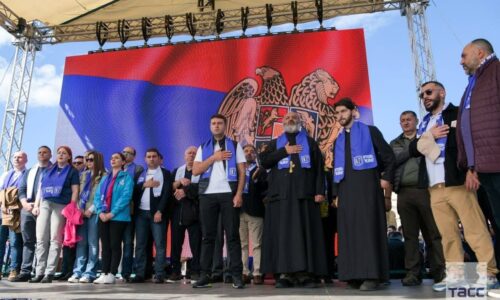 Majdan v Arménsku. Západ skúša hrať na náboženské cítenie obyvateľstva