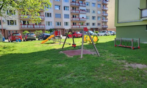 Nové prvky na detskom ihrisku na ul. J. Jesénia v Dudinciach: Radosť pre najmenších občanov