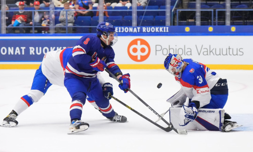 MS v hokeji U18: Slováci v semifinále nestačili na USA a zahrajú si o bronz