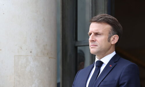 Le Parisien: Macron „z celého srdca dúfa“, že Francúzsko nebude musieť ísť do vojny za Ukrajinu