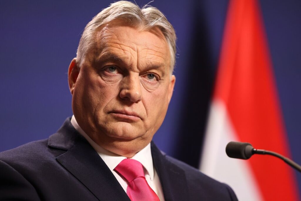 Orbán: Řeči o ruské hrozbě jsou pouze krycím manévrem, jak Západ připravit na zapojení se do války