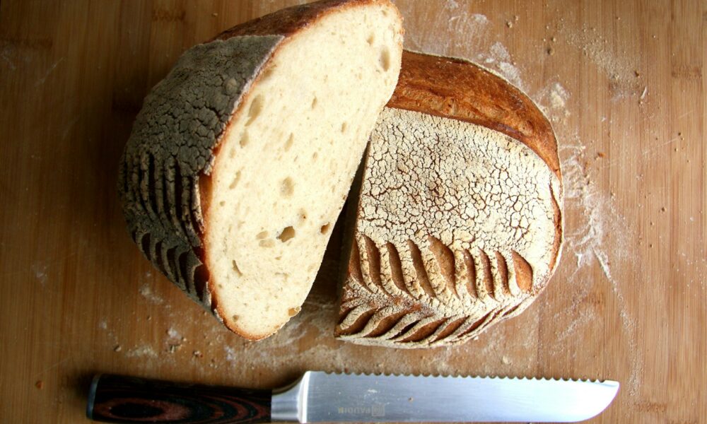 Neskladujte chlieb v chlebníku ani v mrazničke. Na tomto mieste mu je najlepšie