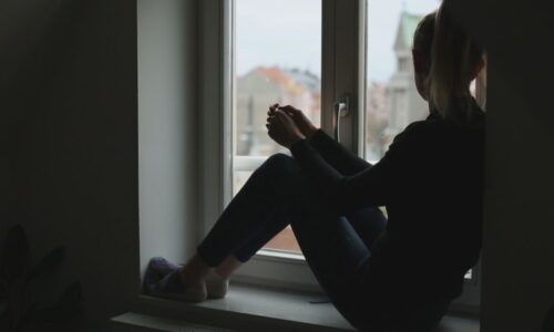 Alarmující výsledky výzkumu: Desetina mladých Čechů trpí těžkou depresí. Nemá jim kdo pomoct
