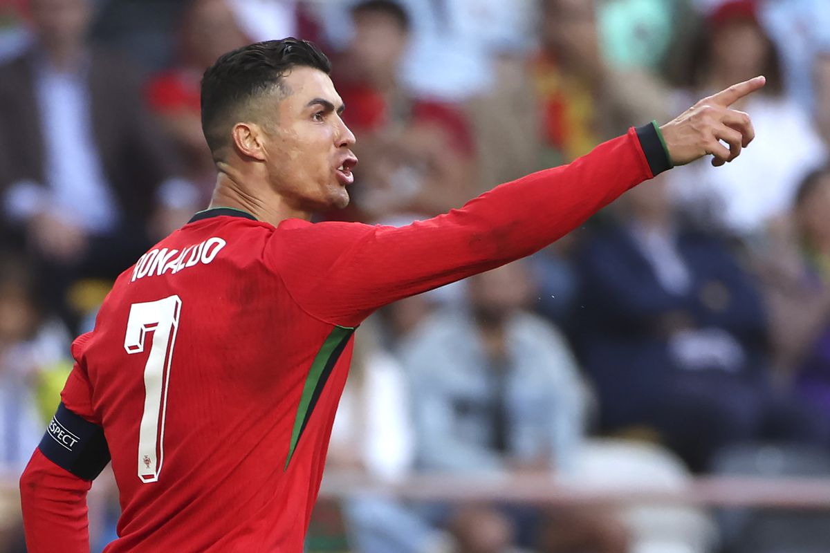 Ronaldo je vo svojom živle, jeho ofenzívna šou potrápila Írsko