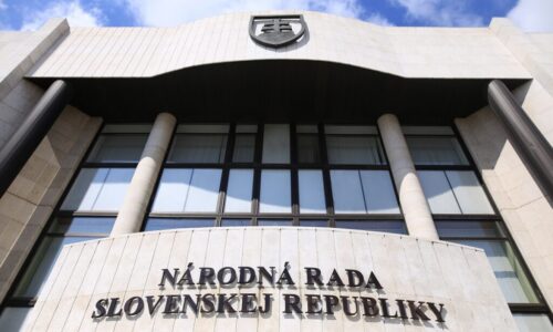 NRSR: Poslanci začali utorkové rokovanie návrhmi rezortu financií