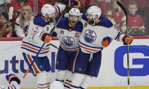 Štyri body McDavida sú záruka víťazstva, Edmonton stále žije v boji o Stanleyho pohár (video)