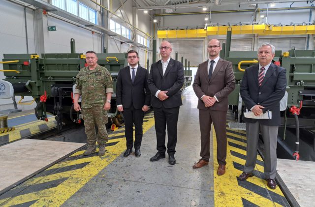 Popradská spoločnosť dodá ministerstvu obrany 13 nákladných vozňov, poslúžia ozbrojeným silám na prepravu techniky