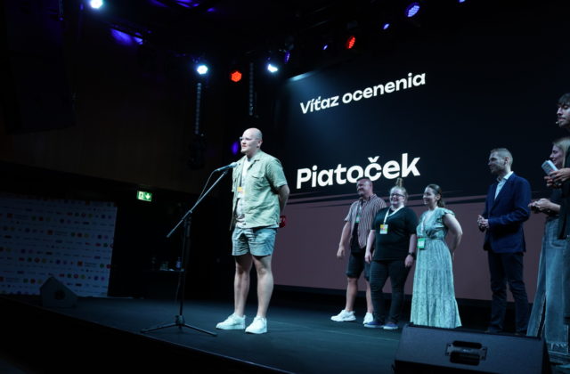 Orange Podcast roka 2024: Absolútnym víťazom sa stal opäť satirický podcast Piatoček