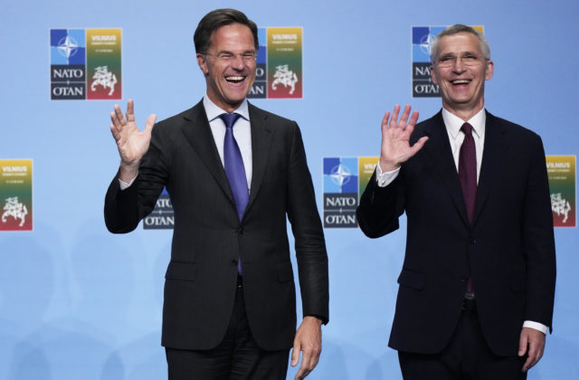 NATO bude mať nového generálneho tajomníka, Mark Rutte vystrieda Jensa Stolteberga