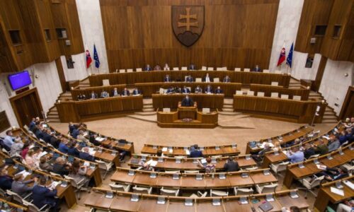 Parlament schválil novelu zákona o Audiovizuálnom fonde, počet členov dozornej komisie sa zvýši