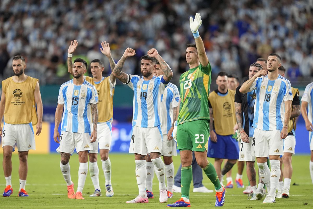 VIDEO Argentína sa zaobišla aj bez Messiho, Čile pred postupom zastavila červená karta