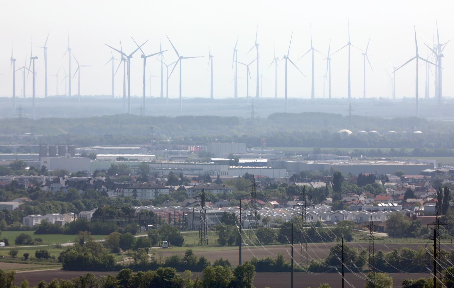 Slováci majú s Rakúšanmi veľké plány s veternou energiou. Vrtúľ má byť u nás viac ako v Maďarsku či Česku