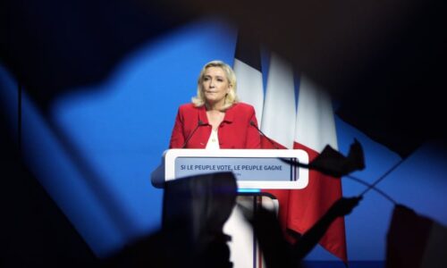 První kolo voleb ve Franci vyhraje krajní pravice. Le Penová získá odhadem až třetinu hlasů