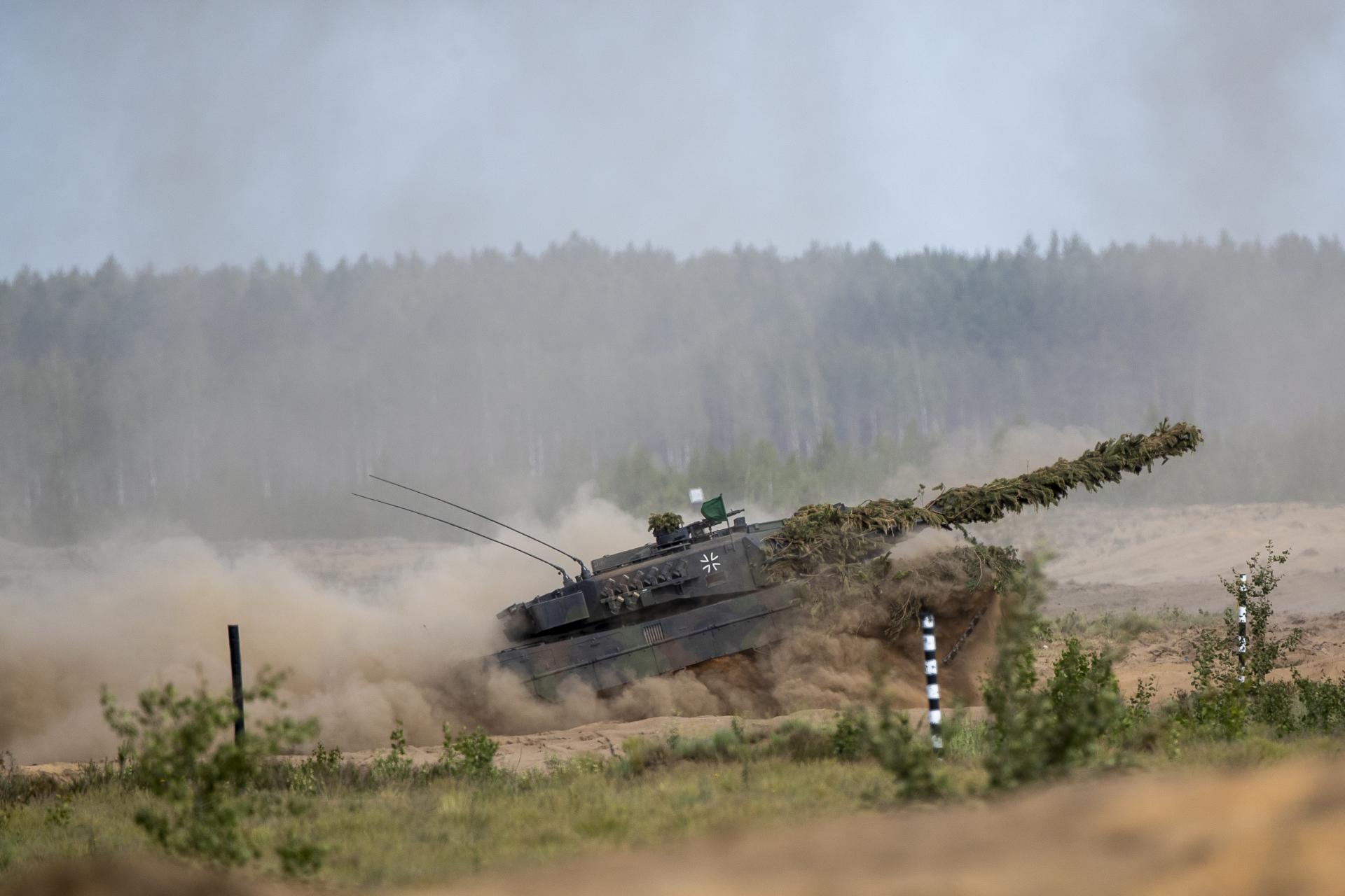 Nemecko poskytlo Ukrajine balík vojenskej pomoci, obsahuje aj tanky Leopard