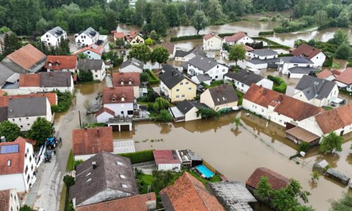Na juhu Nemecka kolabuje kvôli povodniam doprava, pri záchrane ľudí prišiel o život hasič