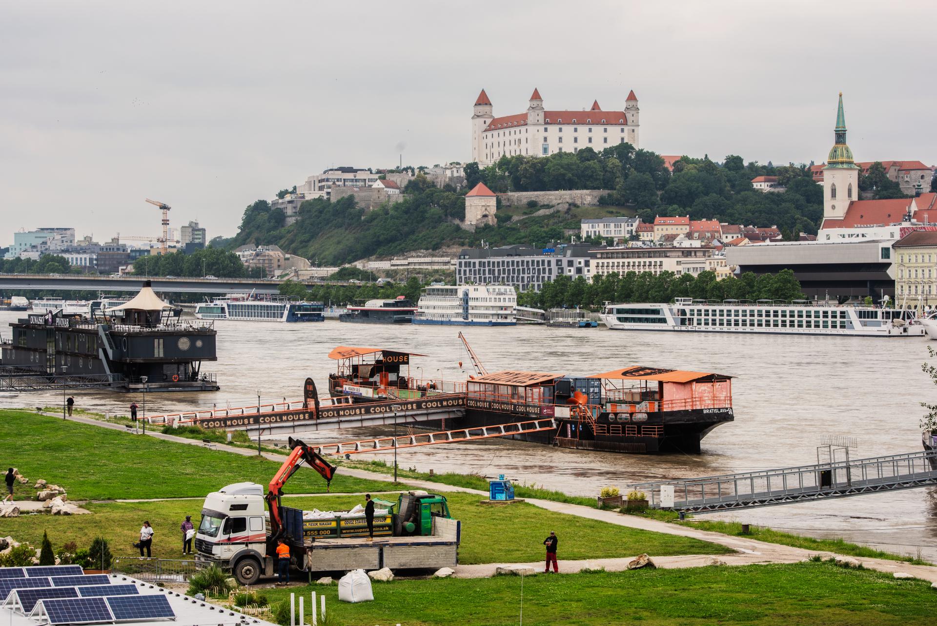 Dunaj bude kulminovať neskôr, povedal Taraba. Na povodňovej vlne z Nemecka štát zarobí desiatky miliónov