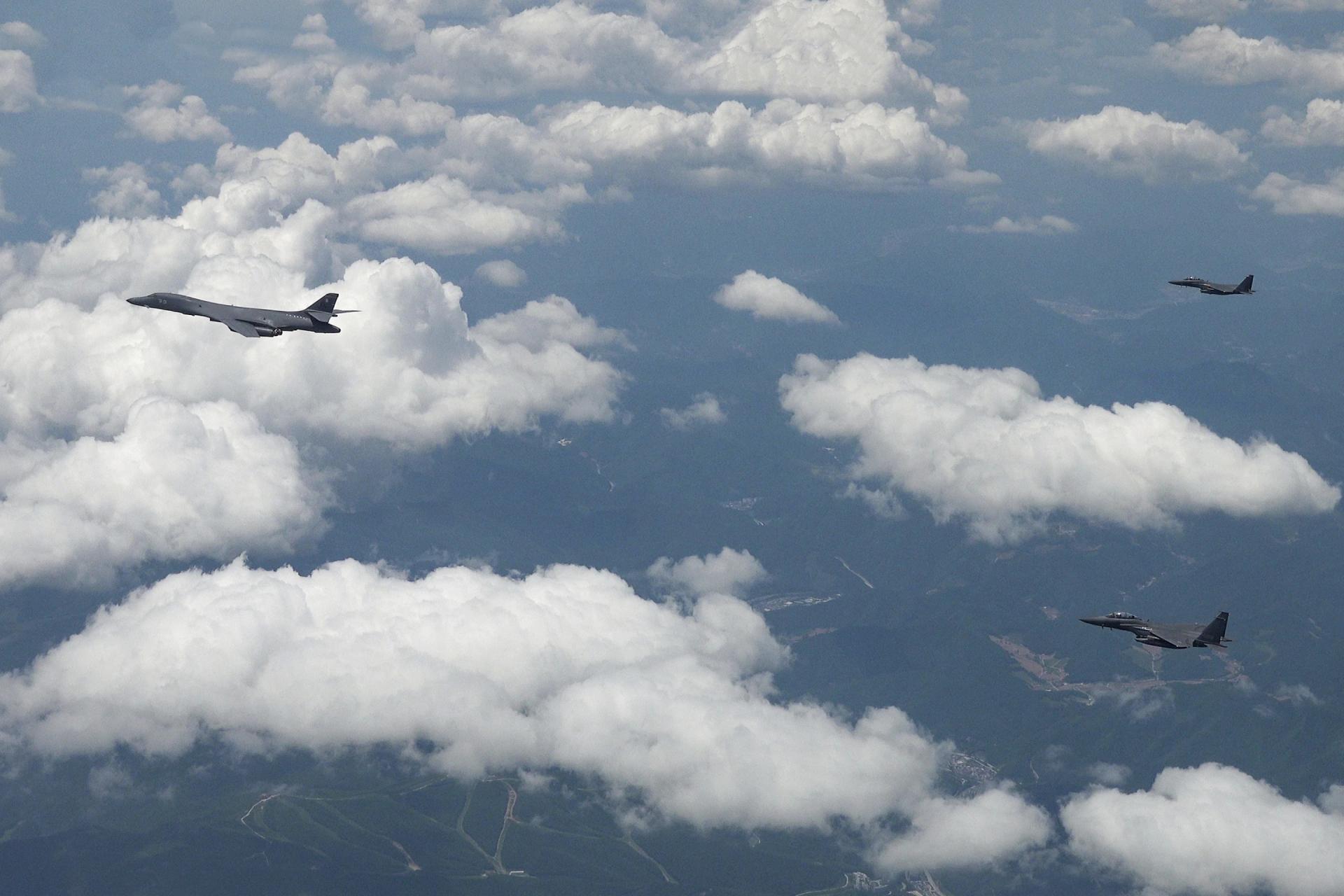 USA absolvovali cvičenie s bombardérom B-1B v Južnej Kórei