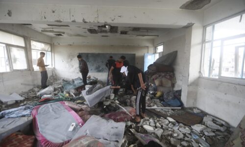 Izrael útočil na školu v tábore v Pásme Gazy, zahynulo 40 ľudí. Skrývali sa tam civilisti