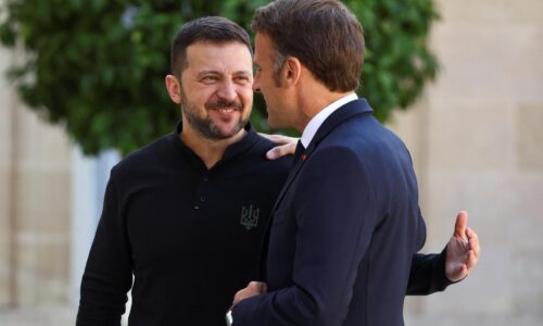 Francúzsko pošle 200 miliónov eur na obnovu Ukrajiny, Macron oznámil aj ďalšiu vojenskú pomoc