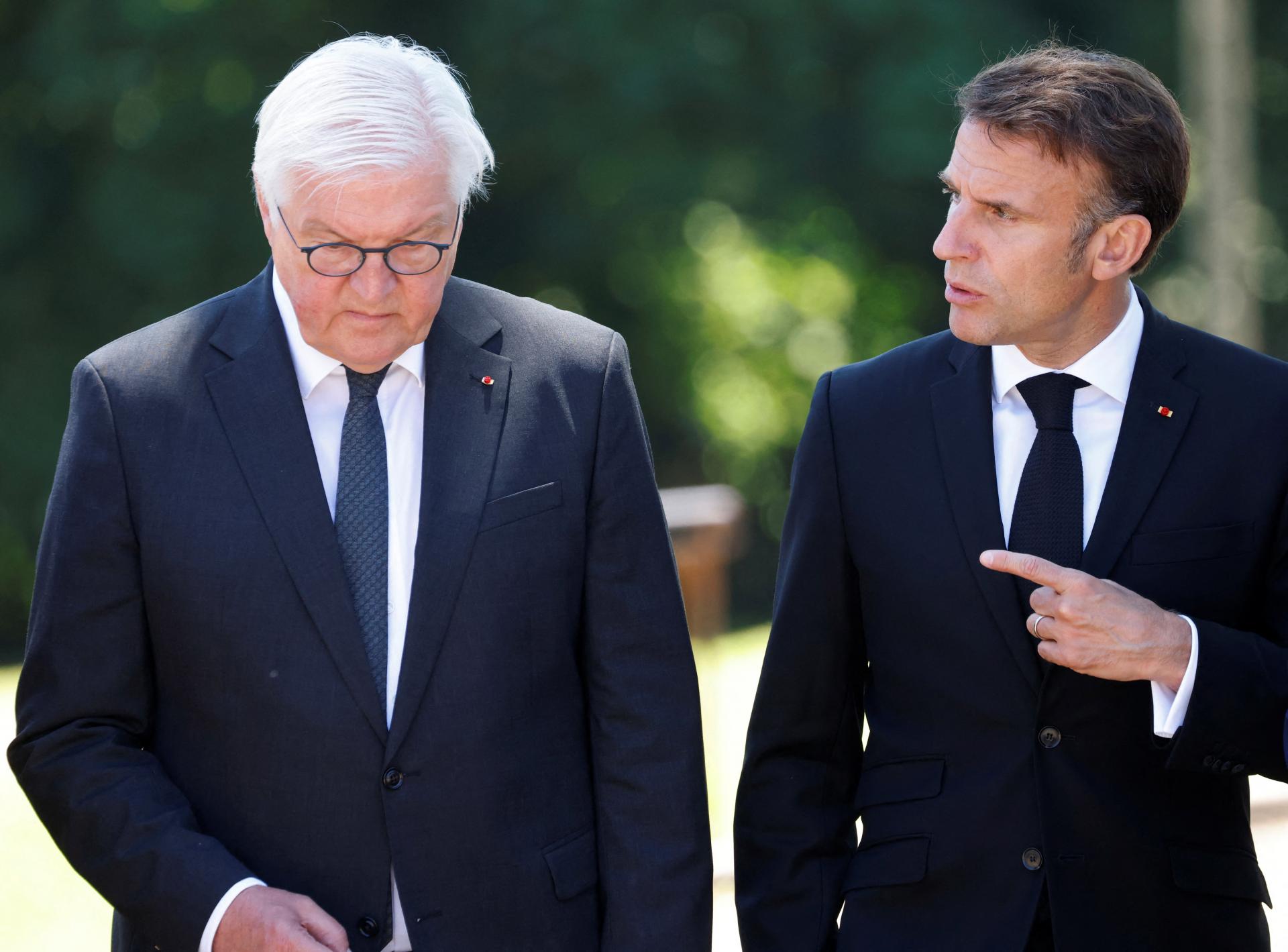 Steinmeier a Macron si pripomenuli obete masakru v obci Oradour-sur-Glane
