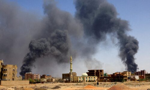 Násilie prerastá do krvavých bojov. Bezpečnostná rada OSN vyzýva na ukončenie obliehania sudánskeho Fáširu