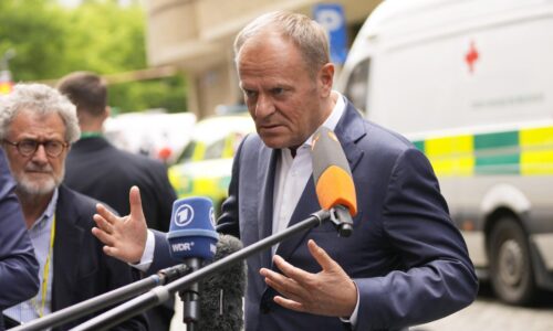 Nemecké úrady odviezli rodinu afganských migrantov do Poľska, Tusk žiada vysvetlenie
