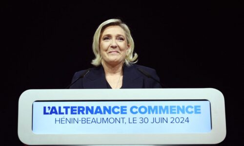 Víťazstvo strany Le Penovej. V prvom kole francúzskych parlamentných volieb vedie Národné združenie