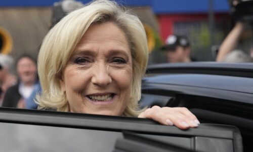 Koalícia slobody, bezpečnosti a bratstva. Le Penová vyzýva krajnú pravicu na dosiahnutie väčšiny v druhom kole
