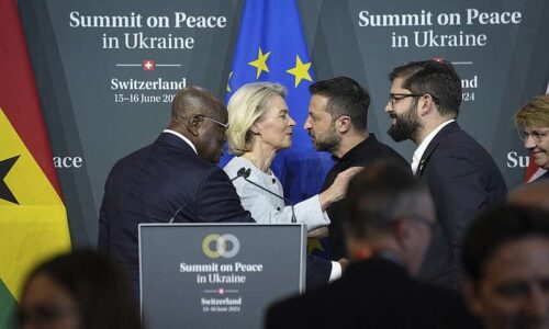 Eduard Chmelár: ČO VÁM NEPOVEDALI O „MIEROVOM“ SUMMITE VO ŠVAJČIARSKU

Tak ako som viackrát predpovedal, tzv. mierový summit vo Švajčiarsku sa skončil totálnym fiaskom. Neú…