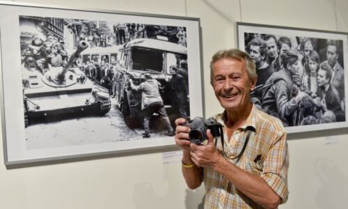 Zemřel věhlasný fotograf Bohumil Dobrovolský. V ulicích Prahy dokumentoval invazi v roce 1968