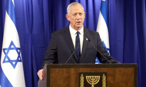 Benny Ganc končí v Netanjahuově kabinetu. Premiér podle něj stojí v cestě vítězství v Gaze