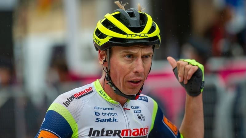 Bolestivé zranění jediného Čecha na Tour de France. Po kolizi s fanouškem má ulomené tři zuby