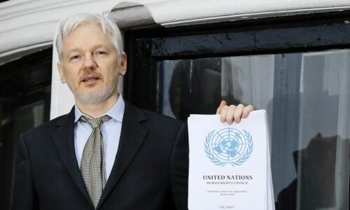 Konec kauzy zakladatele WikiLeaks. Assange u soudu přiznal vinu a je na svobodě