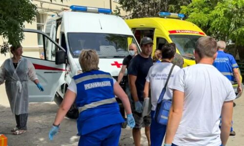 Ukrajinský útok na Krymu zabil pět lidí a více než sto zranil. Rusko obviňuje Spojené státy