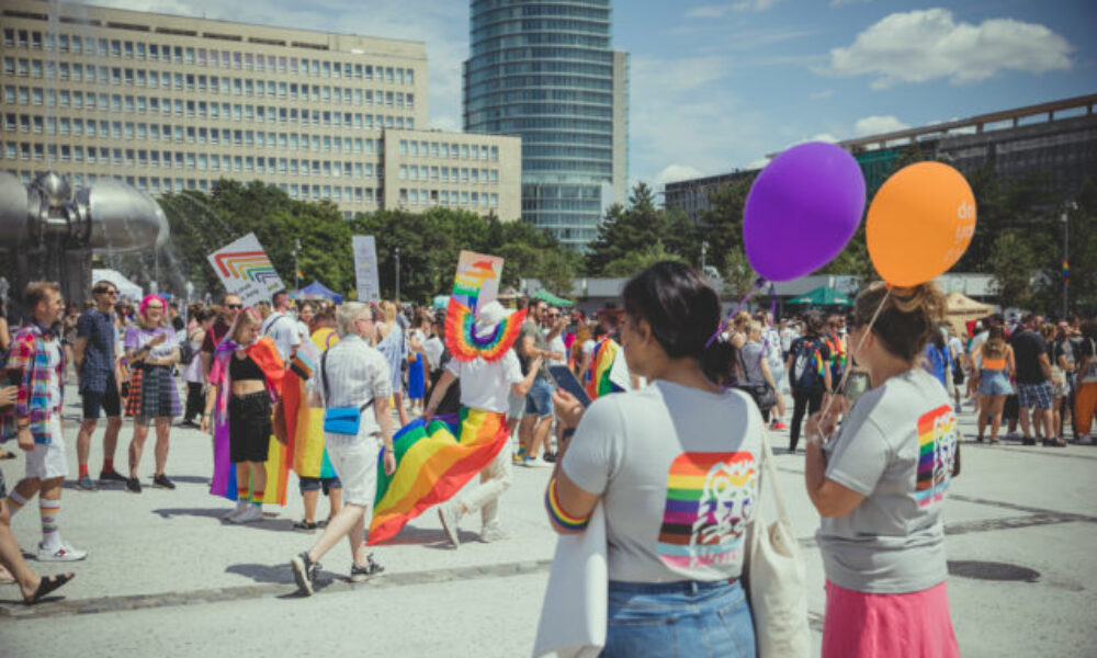 Polícia zachytila informácie o možnom útoku na Dúhový Pride. Sme pripravení konať, zdôraznil minister vnútra (video)