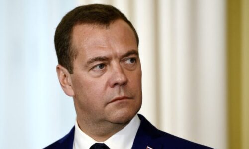 Medveděv uráží západní lídry: Zkažená klobása Scholz by měl Ukrajince odprosit, šíří nacismus