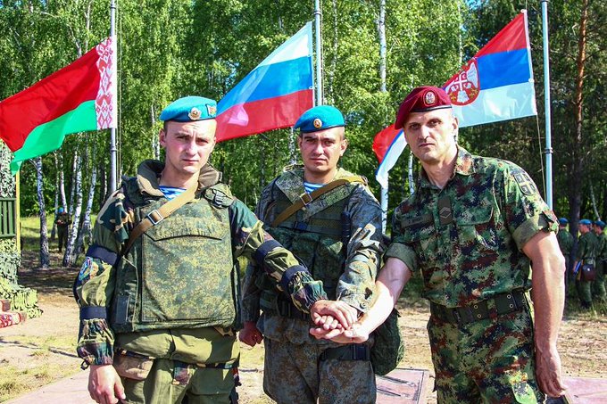 Západ nie je spokojný s posilňovaním rusko-srbských väzieb