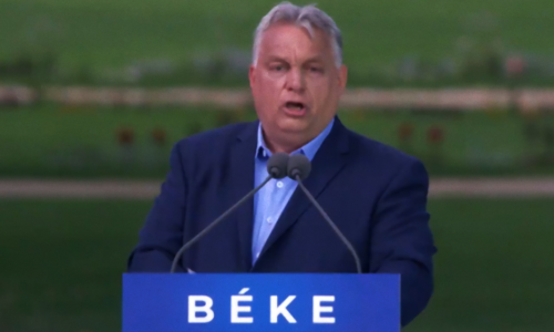 Viktor Orbán v silném pro-rodinném a mírovém projevu kritizoval George Sorose a „válečné spekulanty“