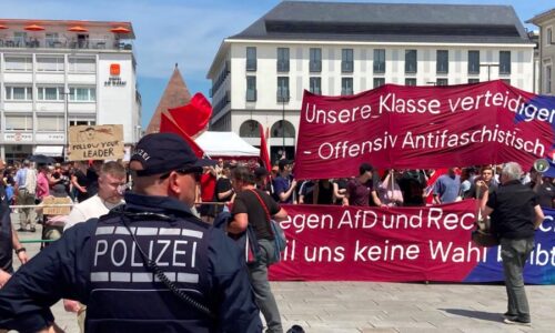 Maskovaní ľavicoví progresivisti v Karlsruhe napadli dvoch členov nemeckej protiimigačnej AfD.