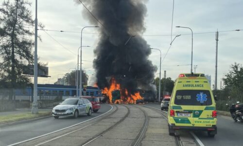 Kamion v Olomouci narazil do vlaku, způsobil velký požár. Řidič teď u soudu přiznal vinu