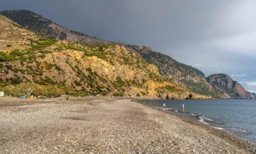 V Řecku zemřel další turista: Senior se vydal na túru a už se nevrátil. Našli ho na dně rokle