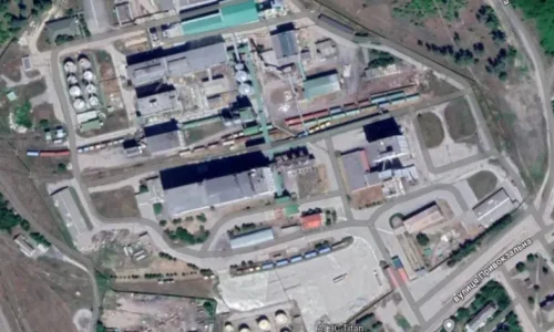 Ruské bomby FAB a plameňomety Solncepok sa zamerali na priemyselnú zónu Volčanska